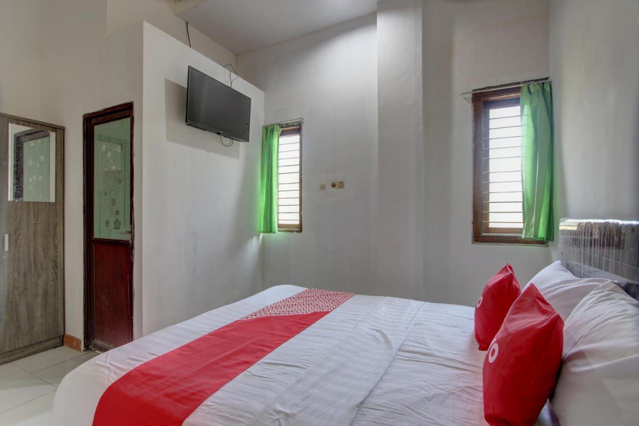 Capital O 91690 Moza Guest House Klaten Dış mekan fotoğraf